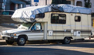 How to Secure a Tarp Over Your Caravan or Trailer