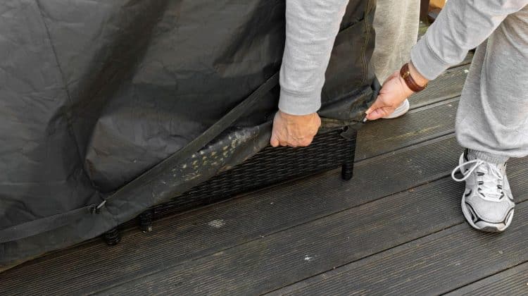 7 Signs It’s Time to Replace Your Outdoor Furniture Covers